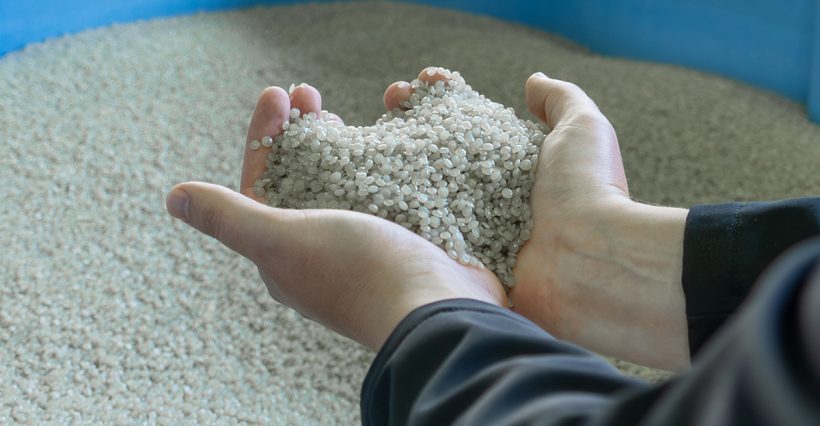 Dobbelt fokus: genbrugsmaterialer og bioplast som strategisk vej til et bæredygtigt emballageimage